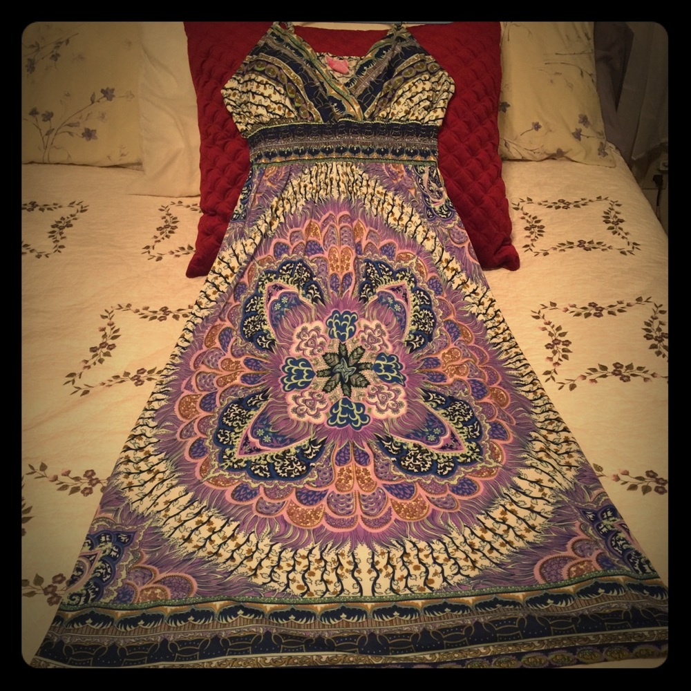 Beautiful maxi dress.